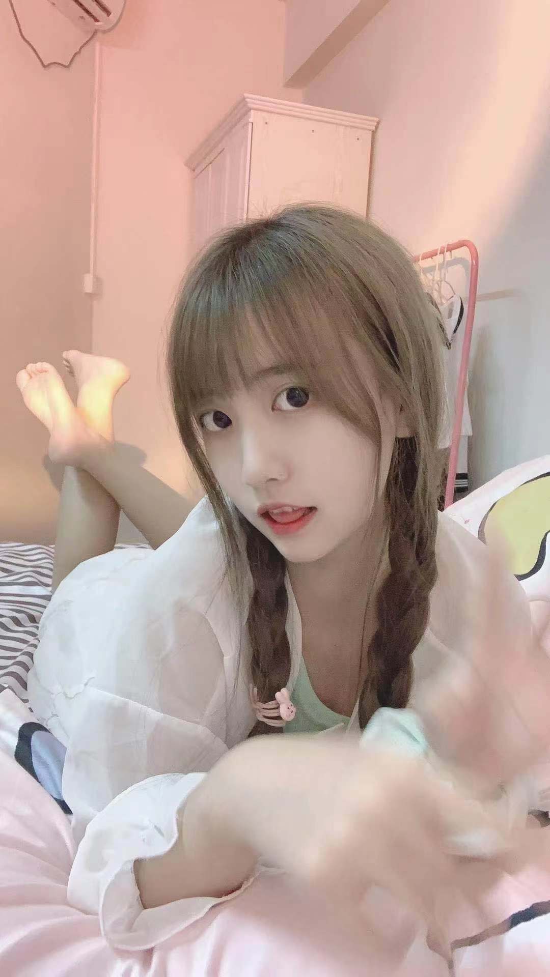 清纯小嫩妹，身材一流